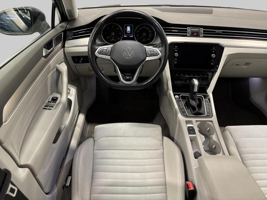 VOLKSWAGEN Passat 2022
