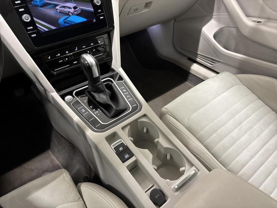 VOLKSWAGEN Passat 2022