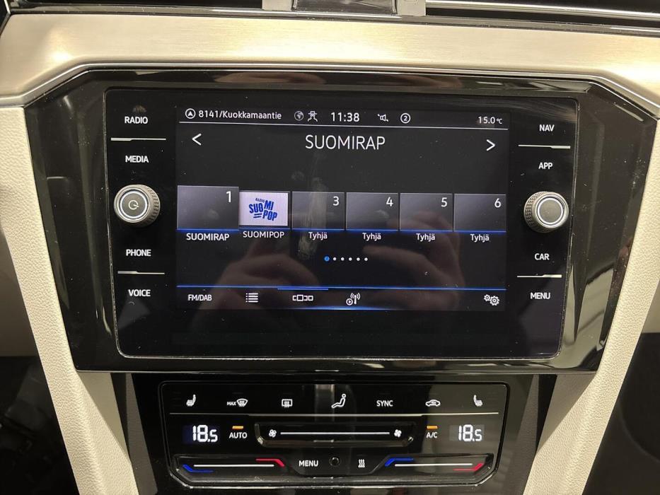 VOLKSWAGEN Passat 2022