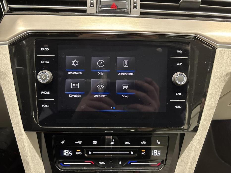 VOLKSWAGEN Passat 2022