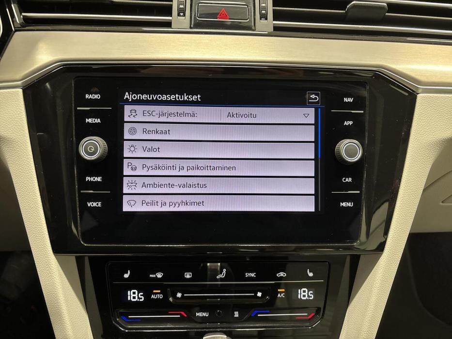 VOLKSWAGEN Passat 2022