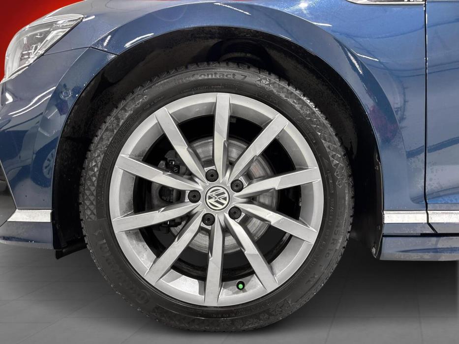 VOLKSWAGEN Passat 2022