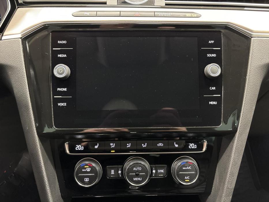 VOLKSWAGEN Passat 2018