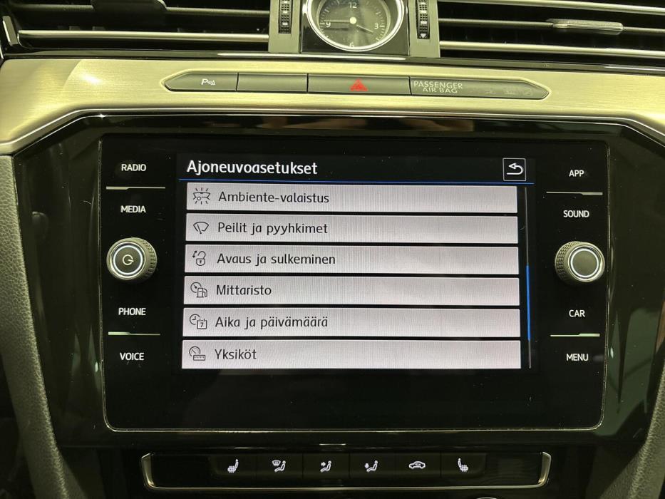 VOLKSWAGEN Passat 2018