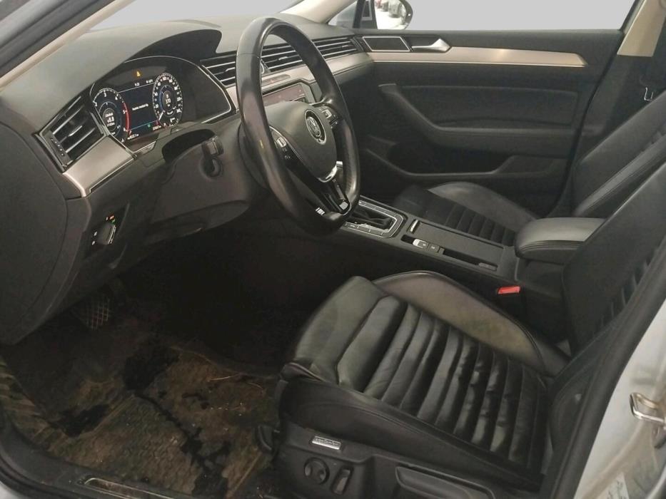 VOLKSWAGEN Passat 2018