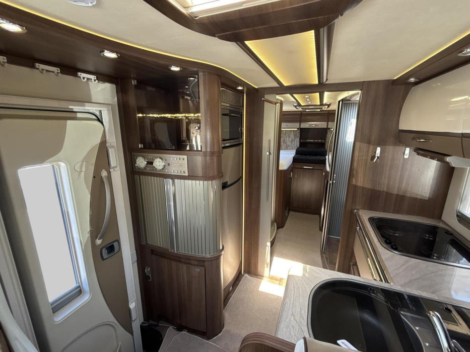 BÜRSTNER ELEGANCE I 810 2010