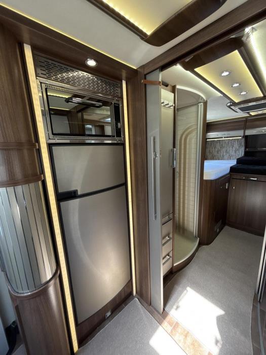 BÜRSTNER ELEGANCE I 810 2010