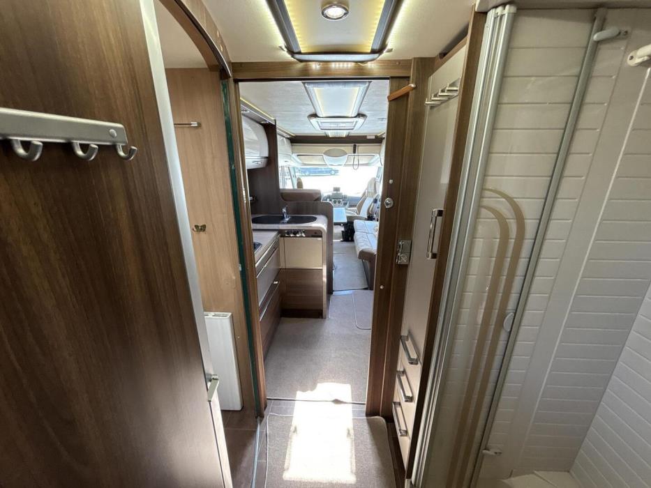 BÜRSTNER ELEGANCE I 810 2010