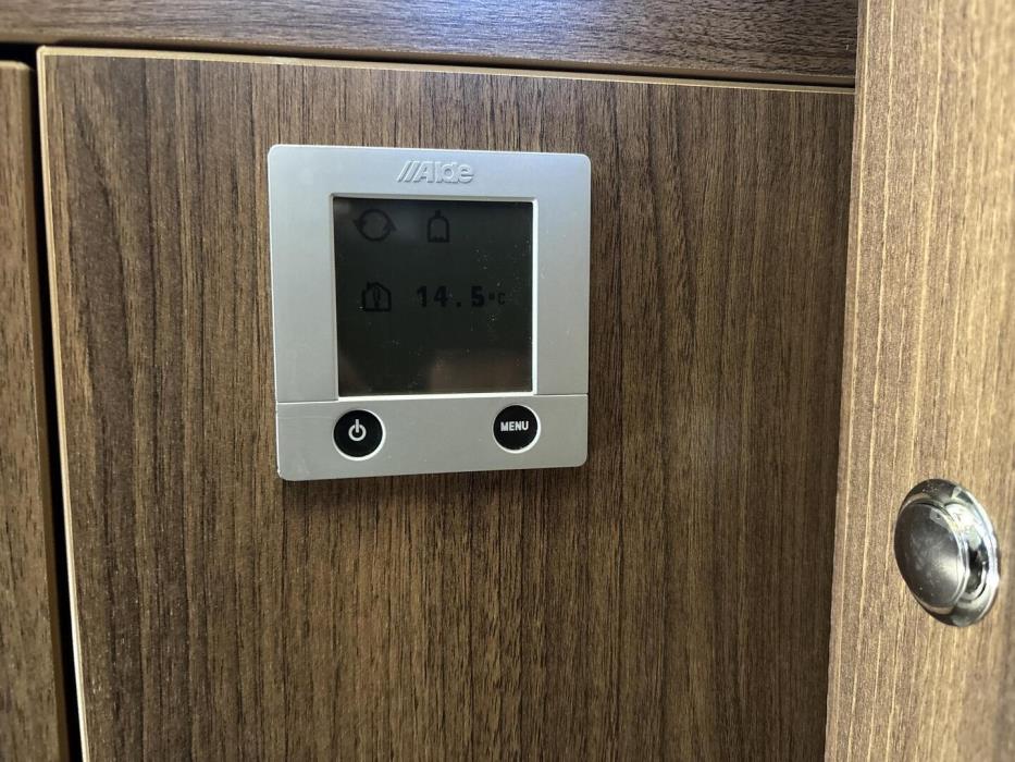 BÜRSTNER ELEGANCE I 810 2010