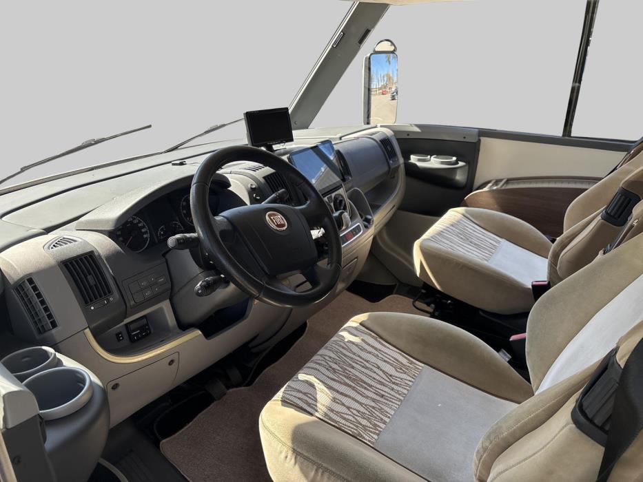 BÜRSTNER ELEGANCE I 810 2010