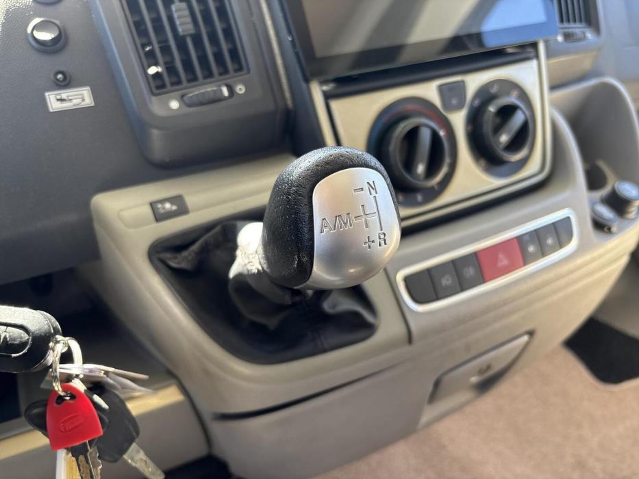 BÜRSTNER ELEGANCE I 810 2010