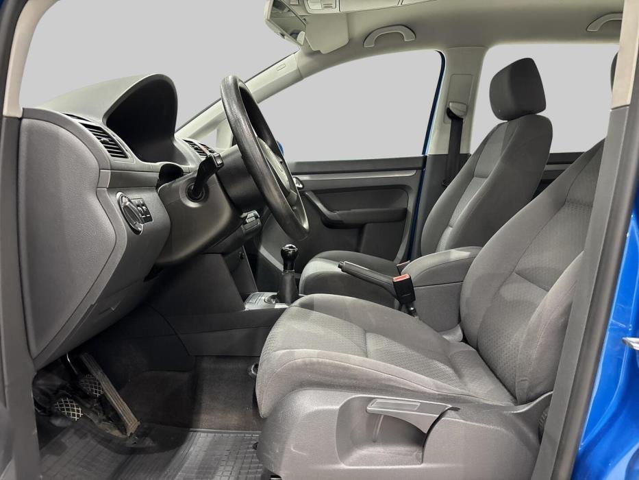 VOLKSWAGEN Touran 2004