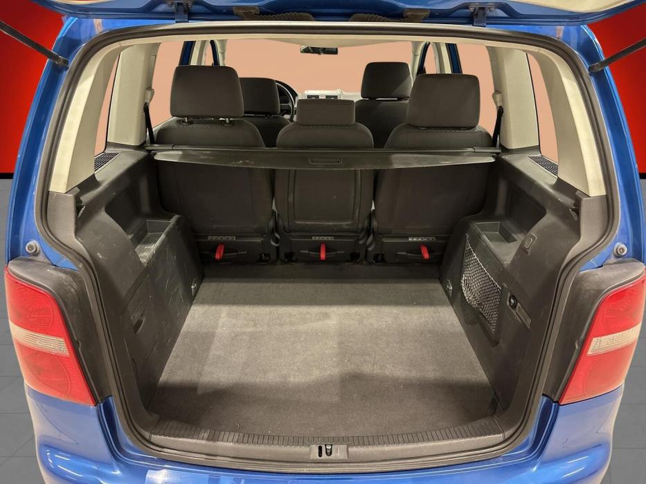 VOLKSWAGEN Touran 2004