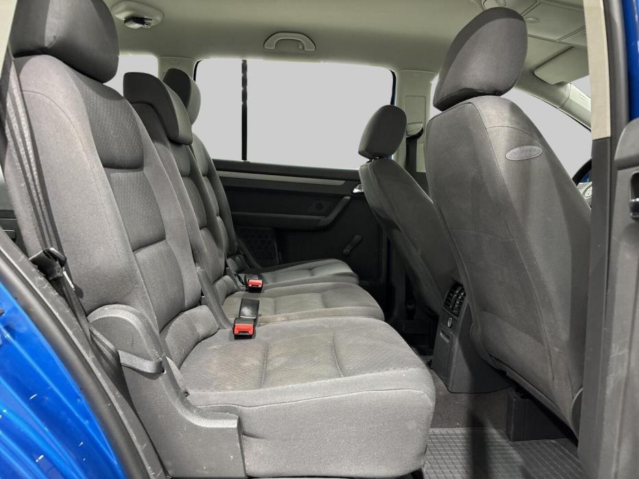 VOLKSWAGEN Touran 2004