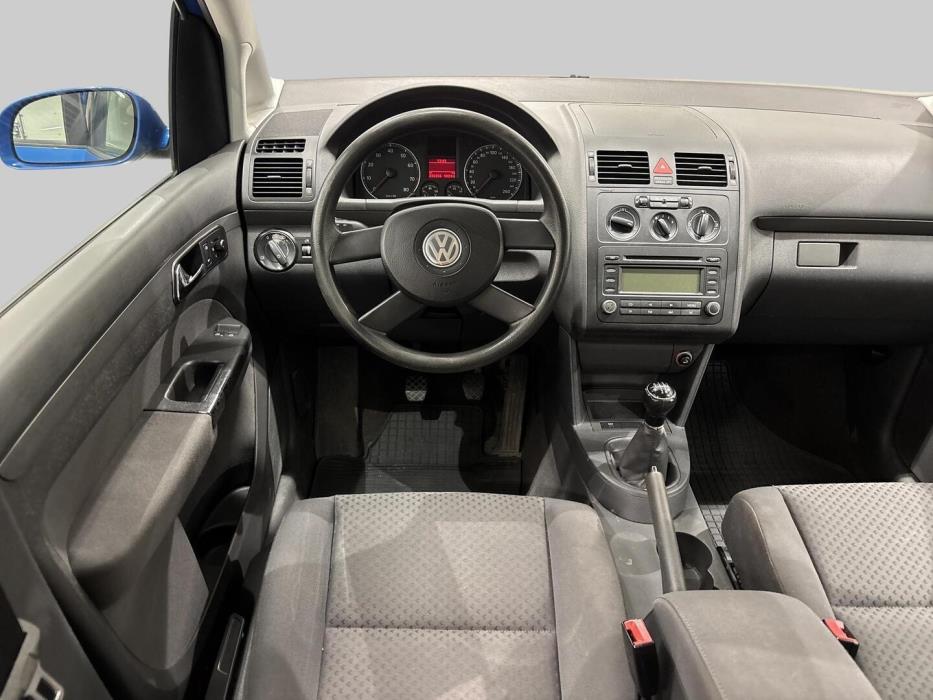 VOLKSWAGEN Touran 2004