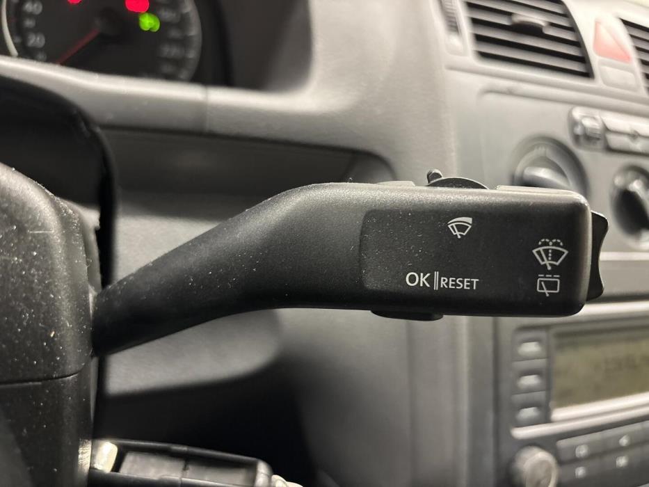 VOLKSWAGEN Touran 2004