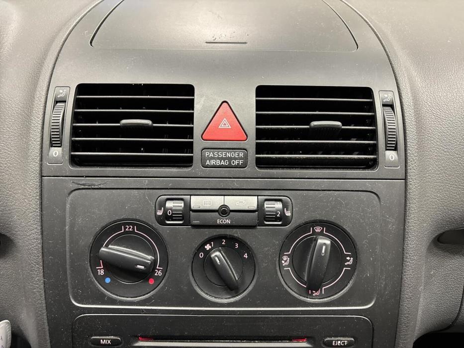 VOLKSWAGEN Touran 2004