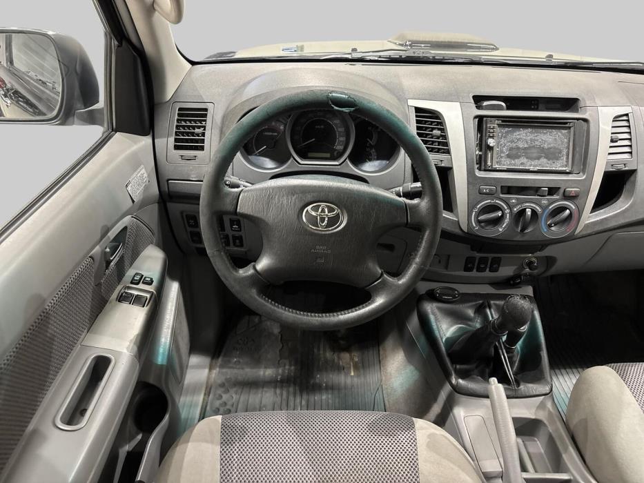 TOYOTA Hilux 2011