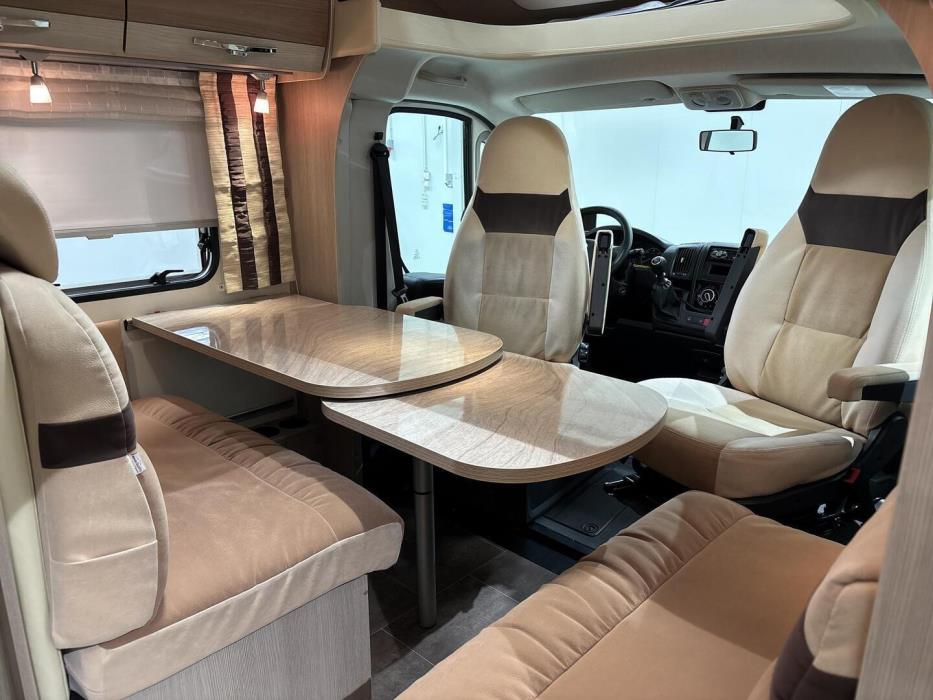 BÜRSTNER NEXXO T660 2013