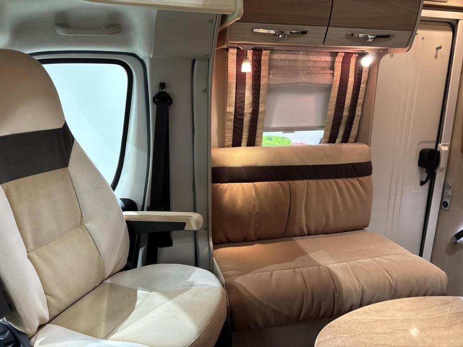 BÜRSTNER NEXXO T660 2013