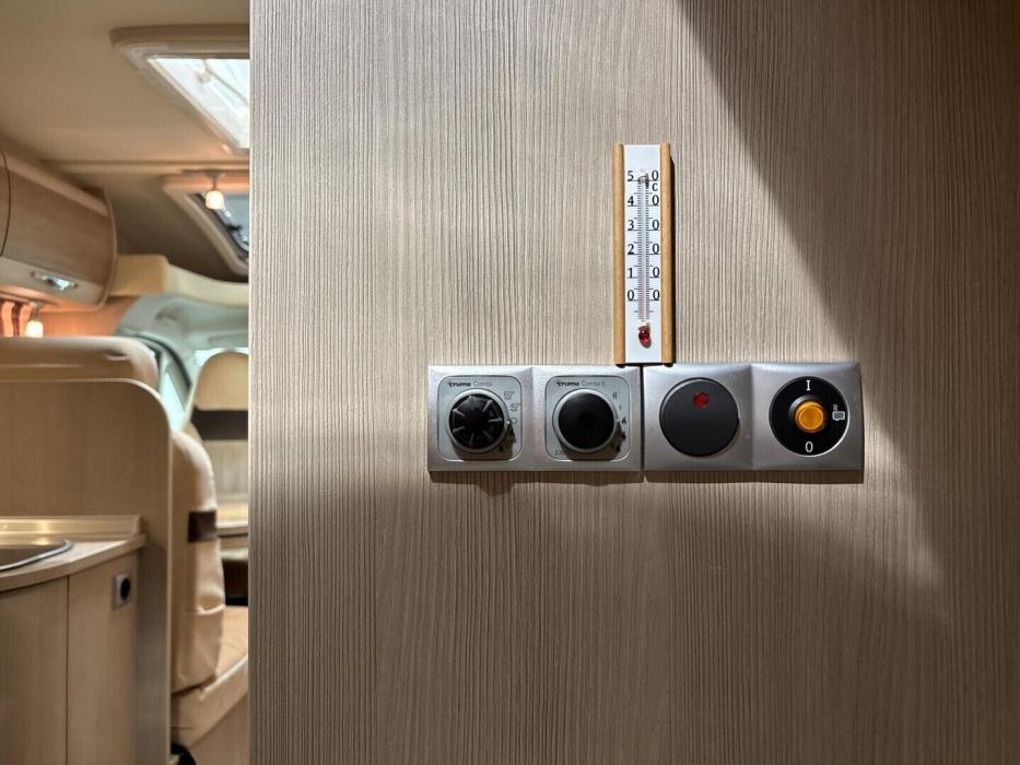 BÜRSTNER NEXXO T660 2013