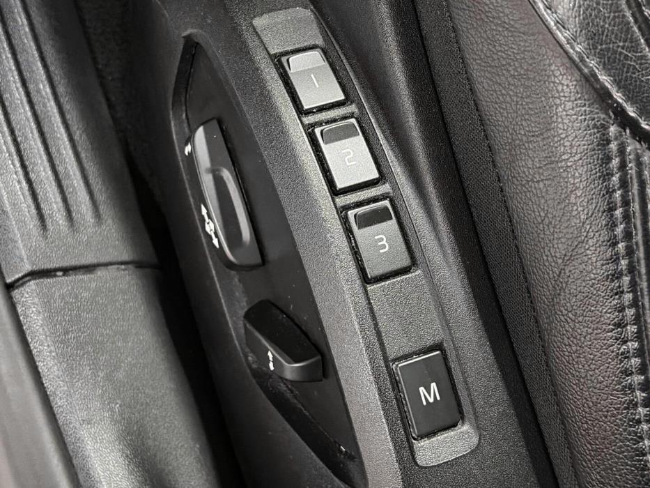 VOLVO V40 2015
