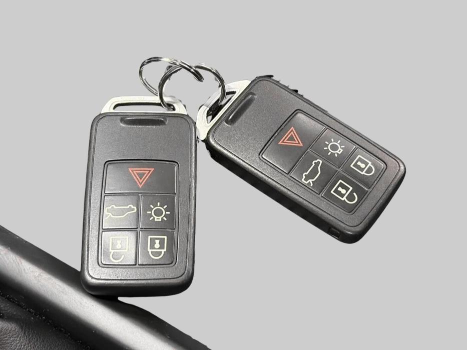 VOLVO V40 2015