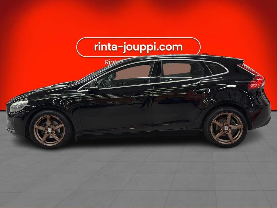 VOLVO V40 2015