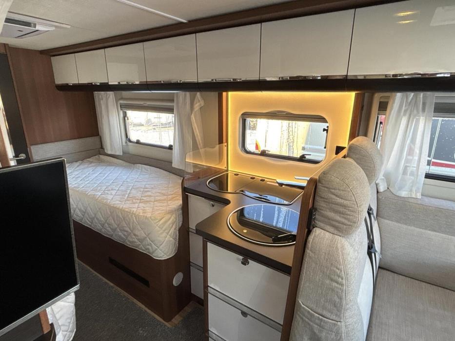 LMC Explorer I710 Premium 2018