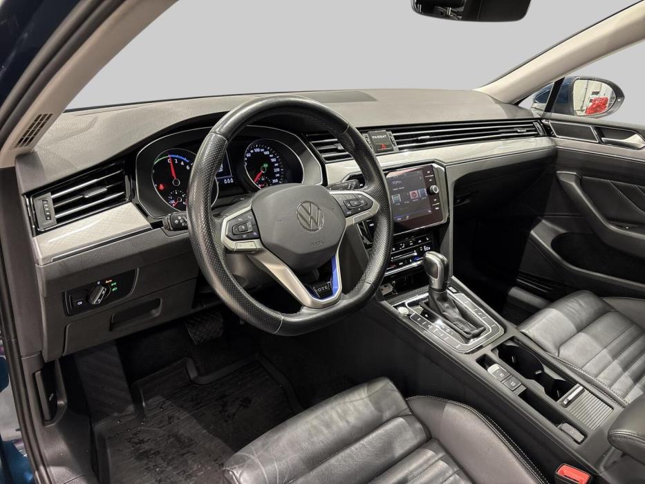 VOLKSWAGEN PASSAT 2022