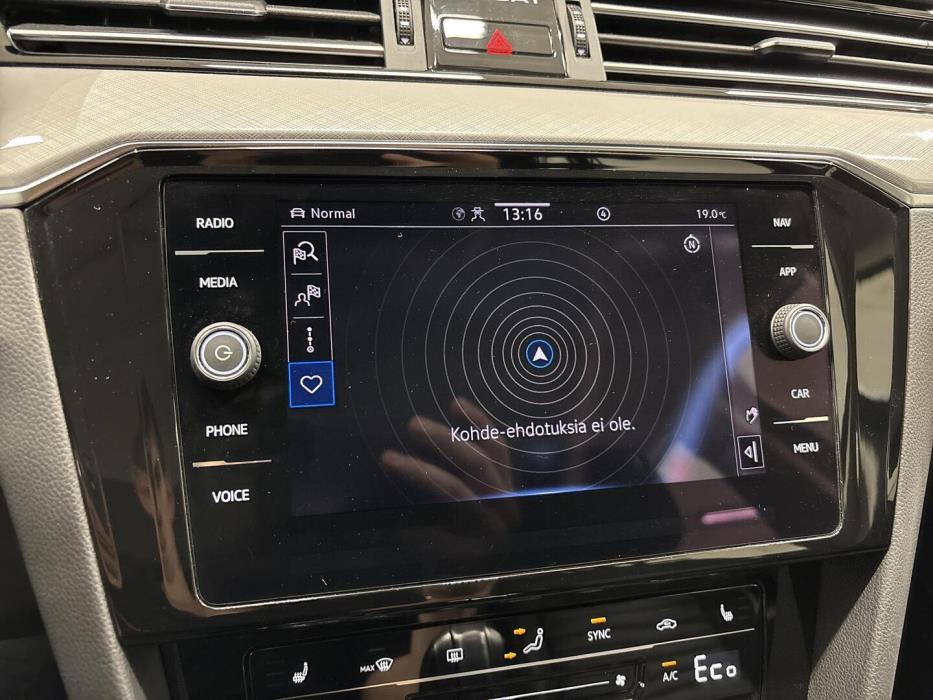 VOLKSWAGEN PASSAT 2022