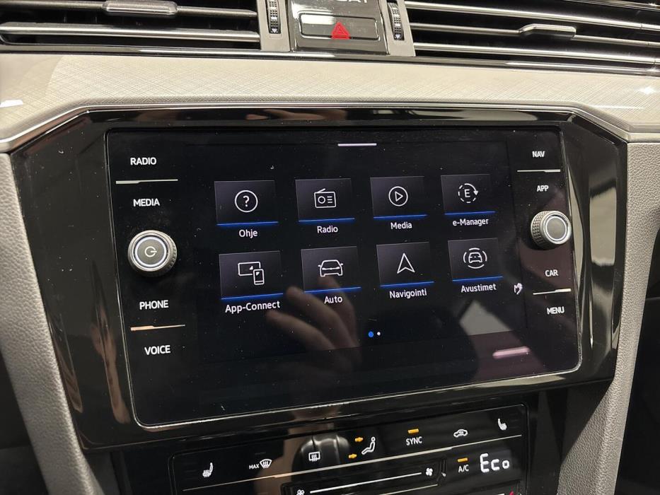 VOLKSWAGEN PASSAT 2022