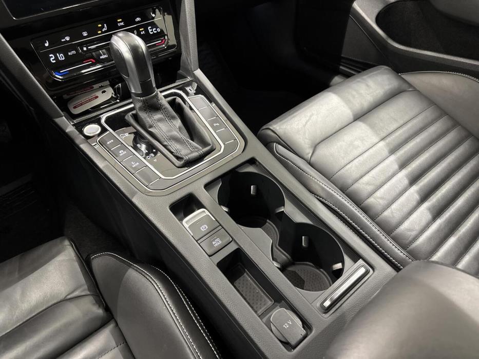 VOLKSWAGEN PASSAT 2022