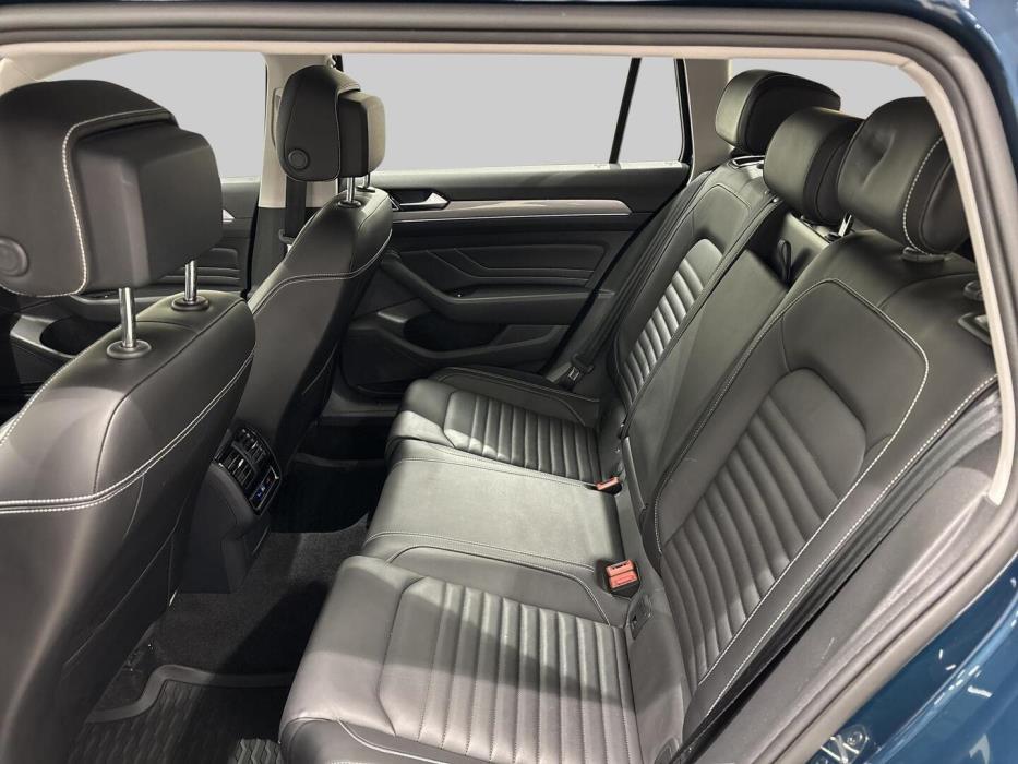 VOLKSWAGEN PASSAT 2022