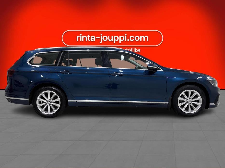 VOLKSWAGEN PASSAT 2022