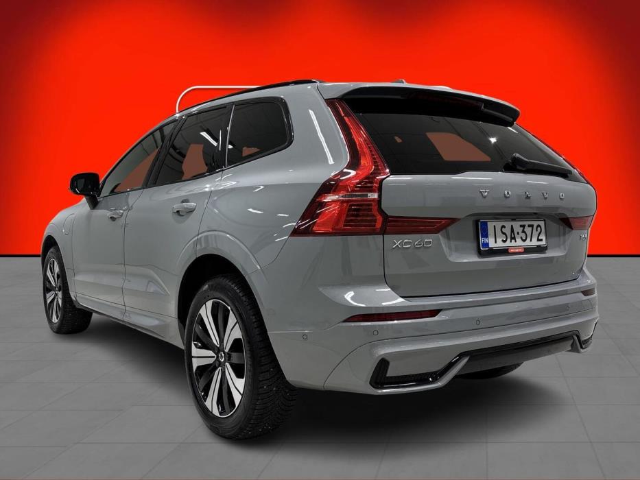 VOLVO XC60 2025