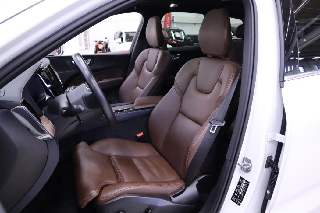 VOLVO XC60 2020