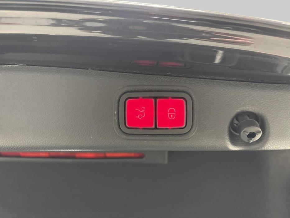 MERCEDES-BENZ E 2021