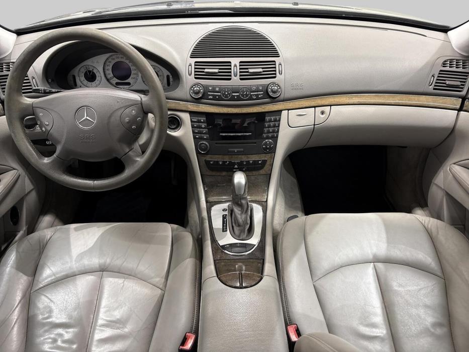 MERCEDES-BENZ E 2004