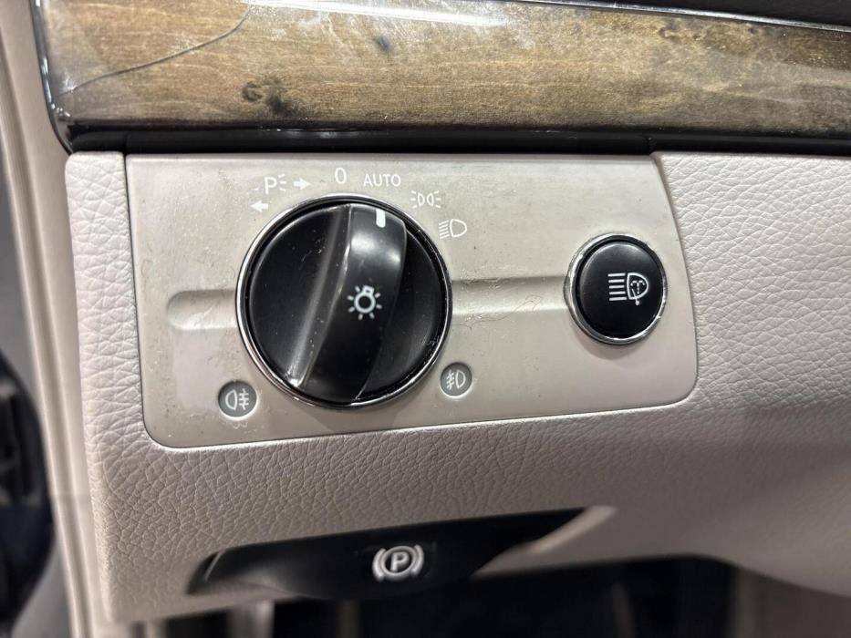 MERCEDES-BENZ E 2004