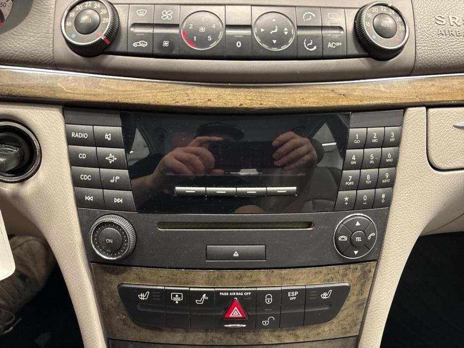 MERCEDES-BENZ E 2004