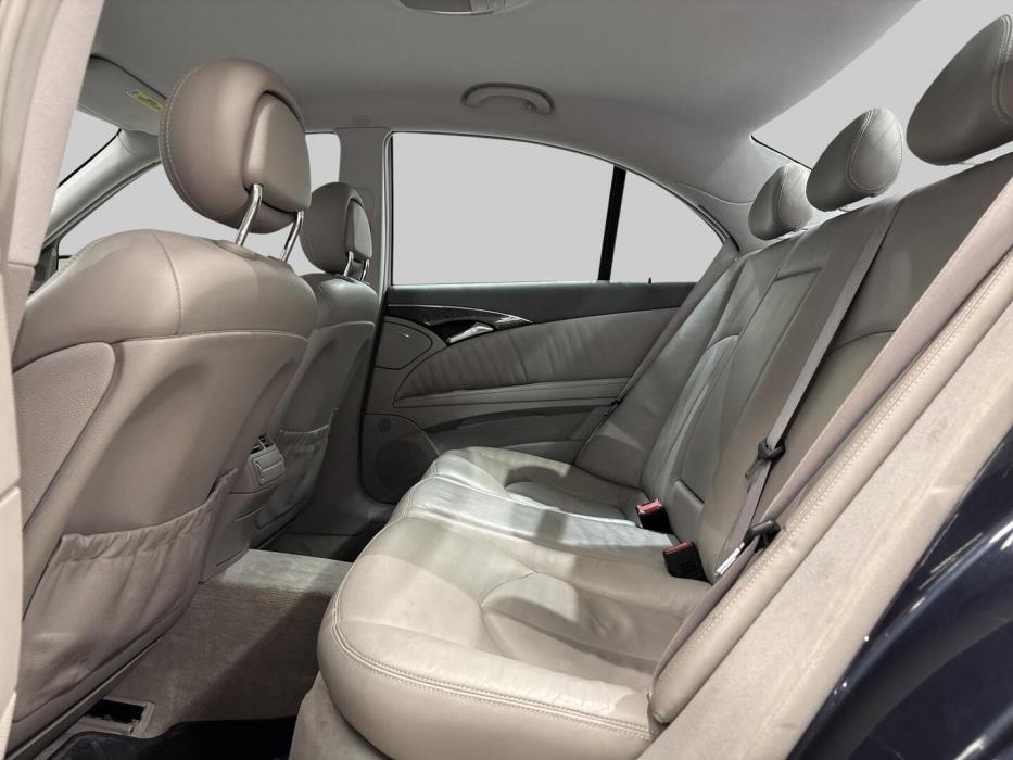 MERCEDES-BENZ E 2004