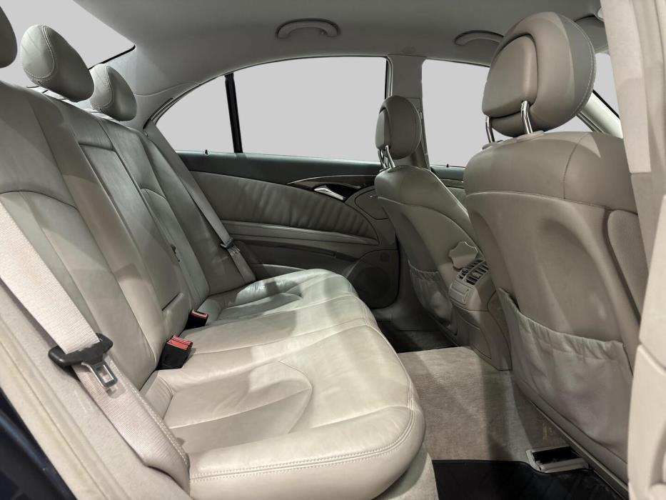 MERCEDES-BENZ E 2004