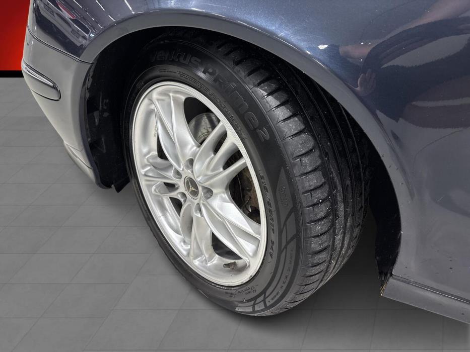 MERCEDES-BENZ E 2004