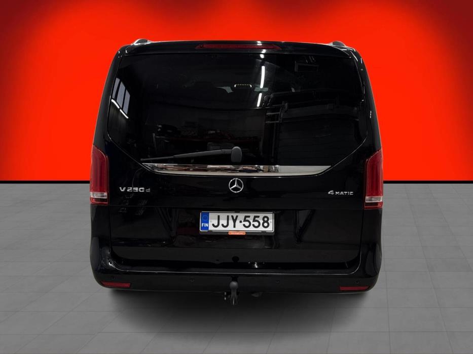 MERCEDES-BENZ V 2016