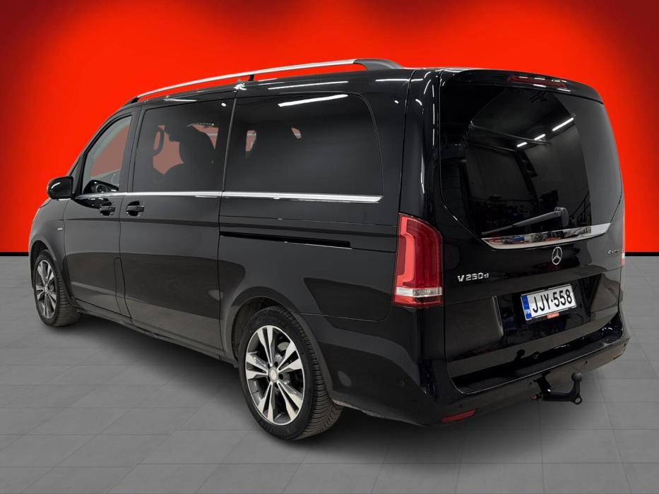 MERCEDES-BENZ V 2016