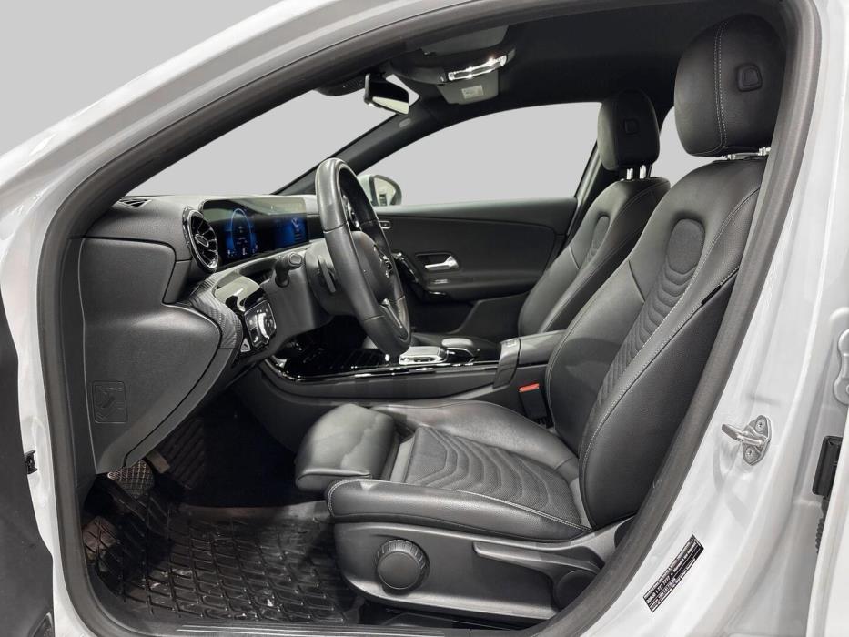 MERCEDES-BENZ A 2020