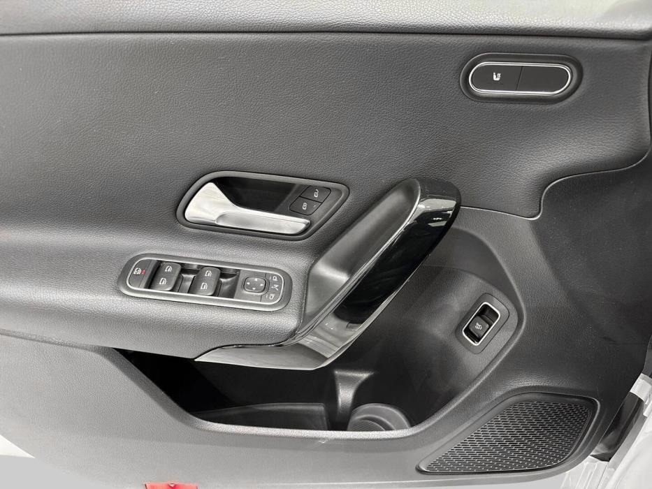 MERCEDES-BENZ A 2020