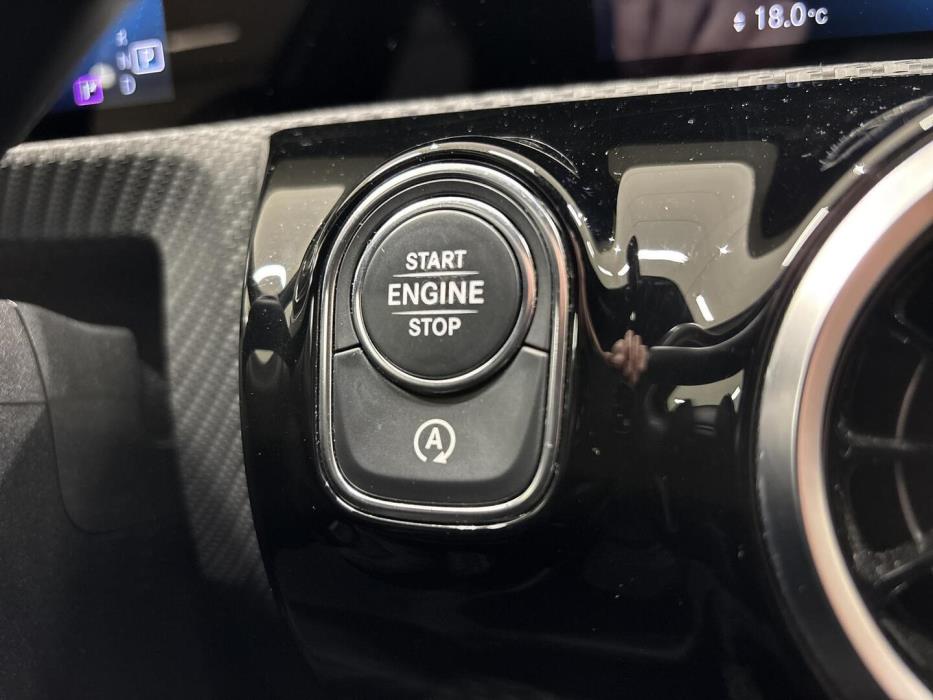 MERCEDES-BENZ A 2020