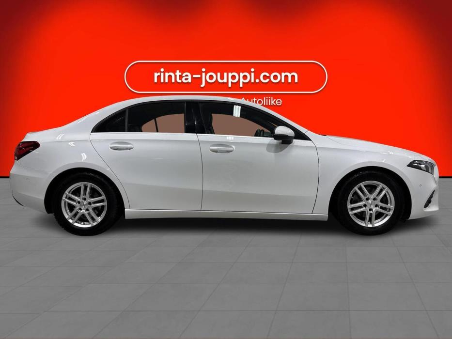MERCEDES-BENZ A 2020